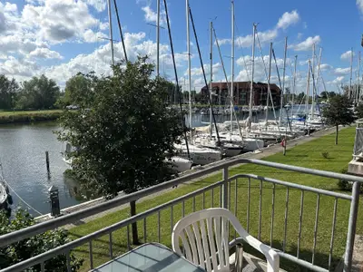 Blick vom Balkon nach Westen auf den HafenBlick vom Balkon nach Westen auf den Hafen