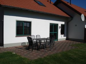 23321133-Ferienwohnung-6-Üxheim-300x225-2