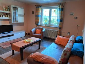 3794324-Ferienwohnung-6-Üxheim-300x225-5