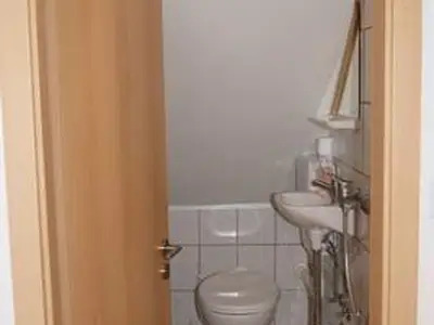 WC 1 im Dachgeschoss