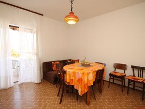 18322345-Ferienwohnung-9-Ugljan-300x225-2