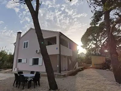 Ferienwohnung für 7 Personen in Ugljan 3/10