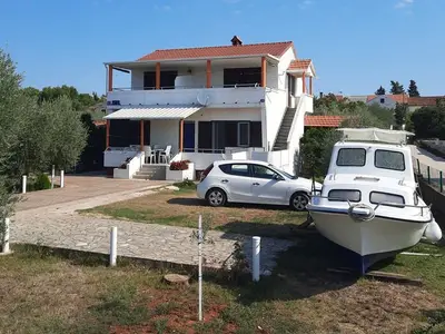 Ferienwohnung für 3 Personen in Ugljan 1/10