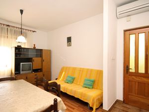 23926293-Ferienwohnung-5-Ugljan-300x225-2