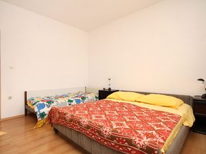 23933146-Ferienwohnung-4-Ugljan-300x225-5