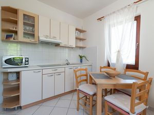 19128655-Ferienwohnung-2-Ugljan-300x225-2