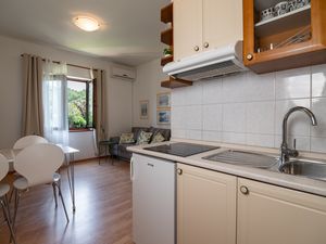 19127363-Ferienwohnung-3-Ugljan-300x225-3