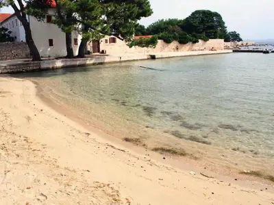 Ferienwohnung für 5 Personen (50 m²) in Ugljan 9/10