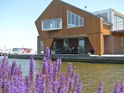 Außenseite Ferienhaus [Sommer]