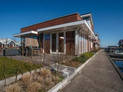 Außenseite Ferienhaus [Sommer]