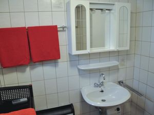 23964197-Ferienwohnung-4-Ulmen-300x225-1