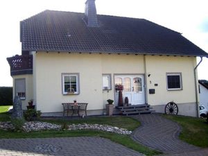 23704171-Ferienwohnung-4-Ulmen-300x225-1