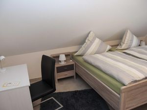 23964247-Ferienwohnung-2-Ulmen-300x225-5