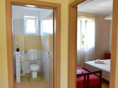 Der Zugang zum Schlafzimmer und Badezimmer