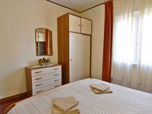 23781118-Ferienwohnung-4-Umag-300x225-4