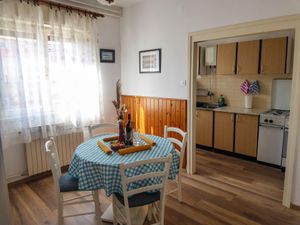 23580521-Ferienwohnung-4-Umag-300x225-5