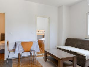 23681713-Ferienwohnung-5-Umag-300x225-1