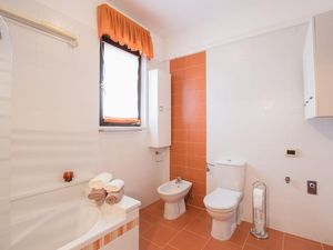 23096837-Ferienwohnung-3-Umag-300x225-4