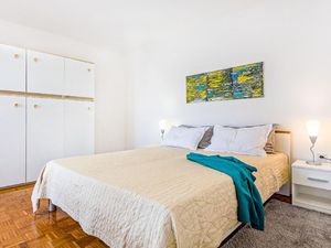 23561599-Ferienwohnung-4-Umag-300x225-5