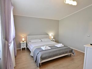 23113155-Ferienwohnung-4-Umag-300x225-5