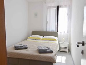 23768418-Ferienwohnung-5-Umag-300x225-1