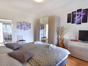 23769271-Ferienwohnung-2-Umag-300x225-4