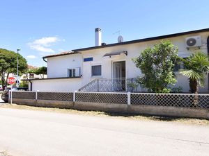 23770381-Ferienwohnung-2-Umag-300x225-3