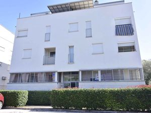 23890340-Ferienwohnung-4-Umag-300x225-1