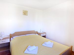 23560542-Ferienwohnung-3-Umag-300x225-4