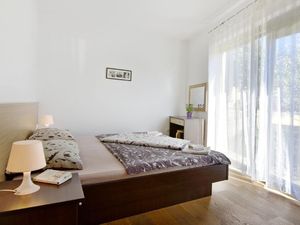 23302051-Ferienwohnung-4-Umag-300x225-2