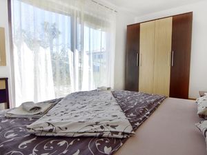 23302051-Ferienwohnung-4-Umag-300x225-3