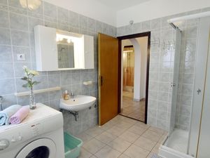 23972536-Ferienwohnung-8-Umag-300x225-3