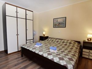 23168267-Ferienwohnung-5-Umag-300x225-3