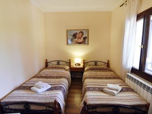 23168267-Ferienwohnung-5-Umag-300x225-4