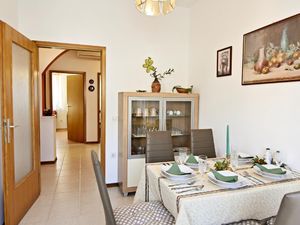 23168717-Ferienwohnung-6-Umag-300x225-1