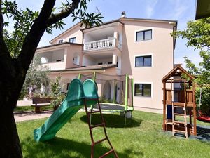 23972553-Ferienwohnung-6-Umag-300x225-5