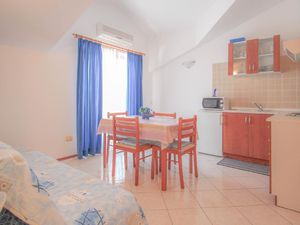 23297826-Ferienwohnung-3-Umag-300x225-1