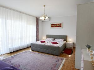 23277298-Ferienwohnung-2-Umag-300x225-1