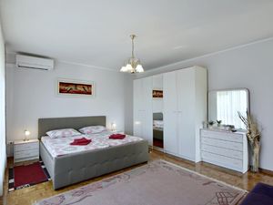 23277298-Ferienwohnung-2-Umag-300x225-3