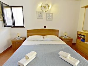 22922455-Ferienwohnung-2-Umag-300x225-5