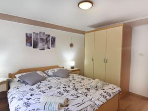 23277317-Ferienwohnung-4-Umag-300x225-5