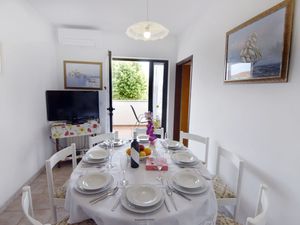 23944386-Ferienwohnung-8-Umag-300x225-3