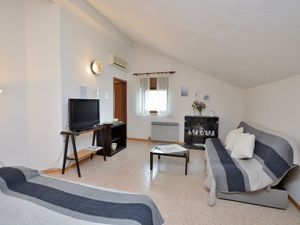 23943951-Ferienwohnung-4-Umag-300x225-5