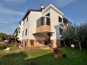 23946625-Ferienwohnung-8-Umag-300x225-0