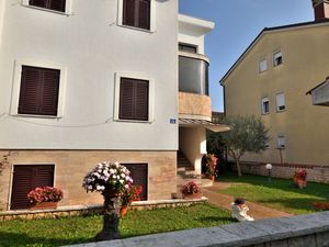 23946625-Ferienwohnung-8-Umag-300x225-5