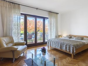 23741362-Ferienwohnung-2-Umag-300x225-1