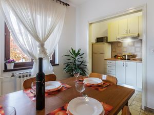 23741362-Ferienwohnung-2-Umag-300x225-5