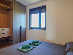 24005867-Ferienwohnung-4-Umag-300x225-3