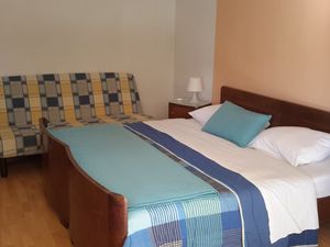 18964394-Ferienwohnung-8-Umag-300x225-5