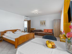 23650736-Ferienwohnung-2-Umag-300x225-5